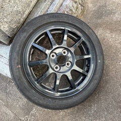 タイヤホイールの画像