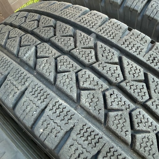 195/80R15 107/105ブリヂストン BLIZZAK VL1　スタッドレスタイヤ4本ハイエースキャラバン