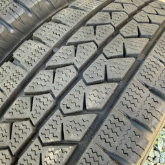 195/80R15 107/105ブリヂストン BLIZZAK VL1　スタッドレスタイヤ4本ハイエースキャラバンの画像