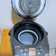 【23年製造】タイガー 電気ポット 3.0L VEまほうびん 蒸気レス 電動給湯 保温ポット 魔法瓶 TIGER 蒸気カット ポット お湯 保温 ケトル 節電 在宅 台所の画像