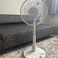 扇風機　ホワイトの画像