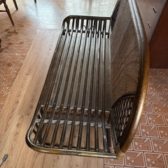 籐のソファ　クッション無しの画像