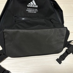 アディダス　リュック　黒の画像
