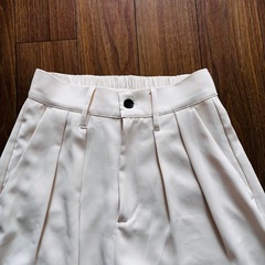 センタータックワイドスラックス　オフホワイトの画像