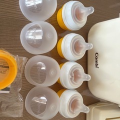 combi哺乳瓶消毒器と乳首セットの画像