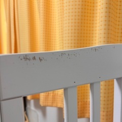 カトージ　折りたたみベビーベッドと布団のセットの画像