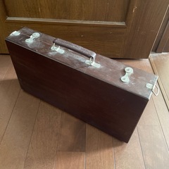 古道具、アンティーク風木箱(絵の具セット)の画像