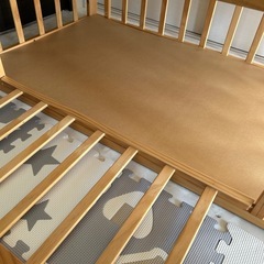 収納つき付きベビーベッドの画像