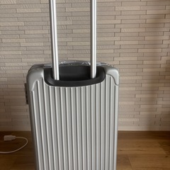 新品スーツケース　機内持ち込み　カバー付きの画像