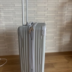 新品スーツケース　機内持ち込み　カバー付きの画像