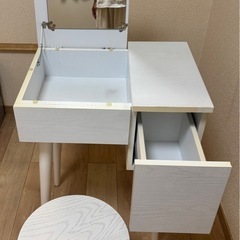木製鏡台(丸イス付)の画像