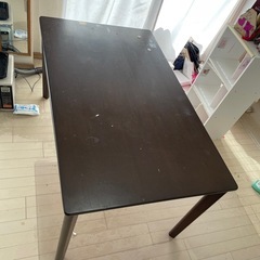 ダイニングテーブルの画像