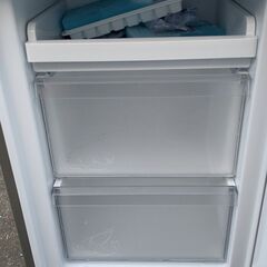 高年式!2025年製! ハイアール スリム2ドア冷蔵庫 201L 大容量冷凍室72L 幅525mm JR-M20A①の画像