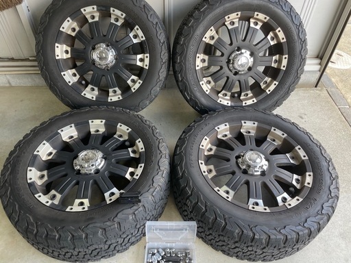 ウルトラモータースポーツ　ホイール　ランクル200