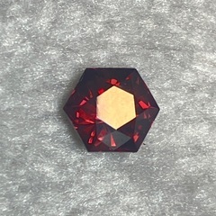 ナチュラル ヘキサゴン スピネル – 1.15ctの画像