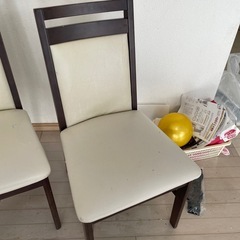 ダイニングチェア２脚の画像