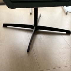 青い椅子の画像