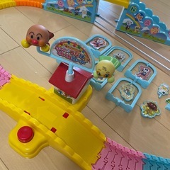 【廃盤品】アンパンマン　はしれ！つなげてくねくねロードの画像