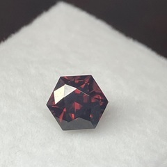 ナチュラル ヘキサゴン スピネル – 1.15ctの画像