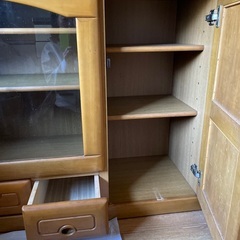 食器棚(高さ86幅155奥行き38)の画像