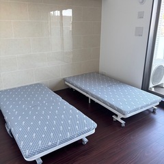 【直接取引限定！】EMOOR 可動式折り畳みベッド9台！ の画像