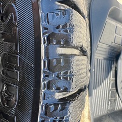 ブリヂストン　スタッドレスタイヤ　215/55R17の画像