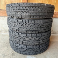 組み換え込みスタッドレスタイヤ145/80R13 75Q ブリヂストンVRX2 の画像