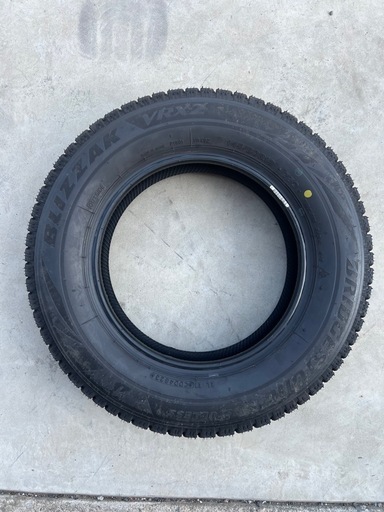 組み換え込みスタッドレスタイヤ145/80R13 75Q ブリヂストンVRX2 