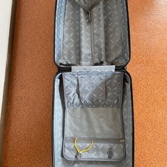 【無料でお譲りします】スーツケース　パープル　ハードタイプ　キャリーケースの画像