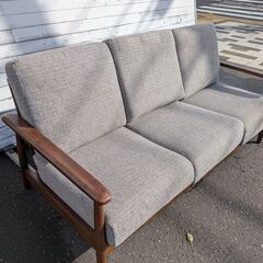 自社配送可能！ ３人掛けソファ 布張りソファ ブラウン×グレー ファミリー向けの画像