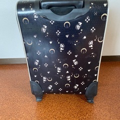 【無料でお譲りします】スーツケース　キャリーケース　ソフトタイプ　ブラック　髑髏柄　ガイコツ柄の画像