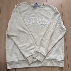 中高生の着そうなシンプル服(M〜L)の画像