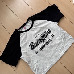 中高生の着そうなシンプル服(M〜L)の画像