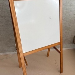 IKEA イーゼル　お絵描きボードの画像
