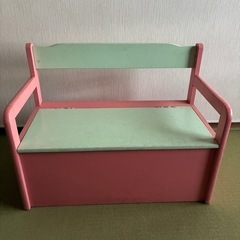 物もいれられる椅子の画像