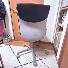 エスクード ローバック オフィスチェア オカムラの画像