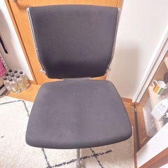 エスクード ローバック オフィスチェア オカムラの画像