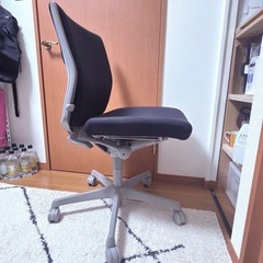 エスクード ローバック オフィスチェア オカムラの画像