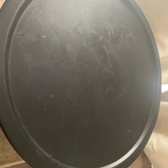 テーブルとソファのセットの画像