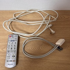 panasonic テレビ　32型　リモコン　ケーブル付きの画像