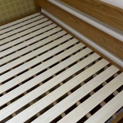 無印良品　クイーンサイズベッドフレームの画像