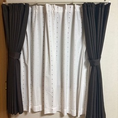 ニトリ(ラグ、デスク、カーテン)の画像