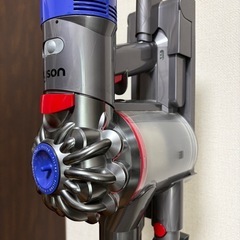 ダイソン　V8  充電スタンド付きの画像