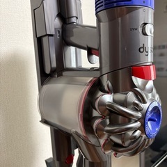 ダイソン　V8  充電スタンド付きの画像