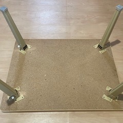 折りたたみテーブルの画像