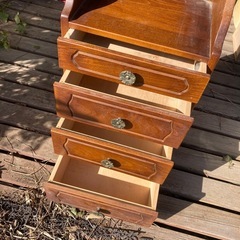 鉾田市汲上にあるレトロな電話台の画像