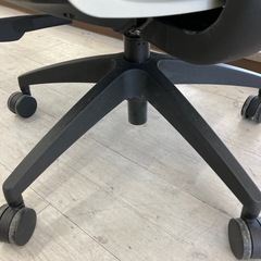 オフィスチェア　VILAGE ネイビー×ホワイト【トレファク堺福田店】の画像