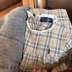 子供服と婦人服の画像