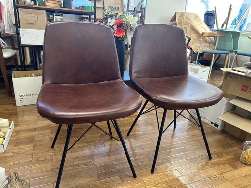 モデルルーム展示品
インダストリアルレザーチェア2脚