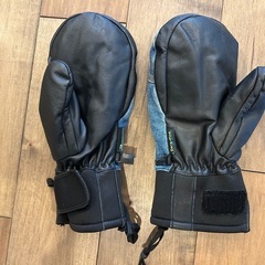 マークゴンザレス×ニューエラ　スノボセットの画像